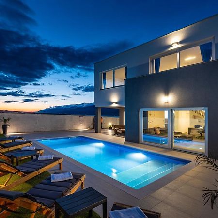 Luxury Villa Noemi Ražanac Eksteriør bilde