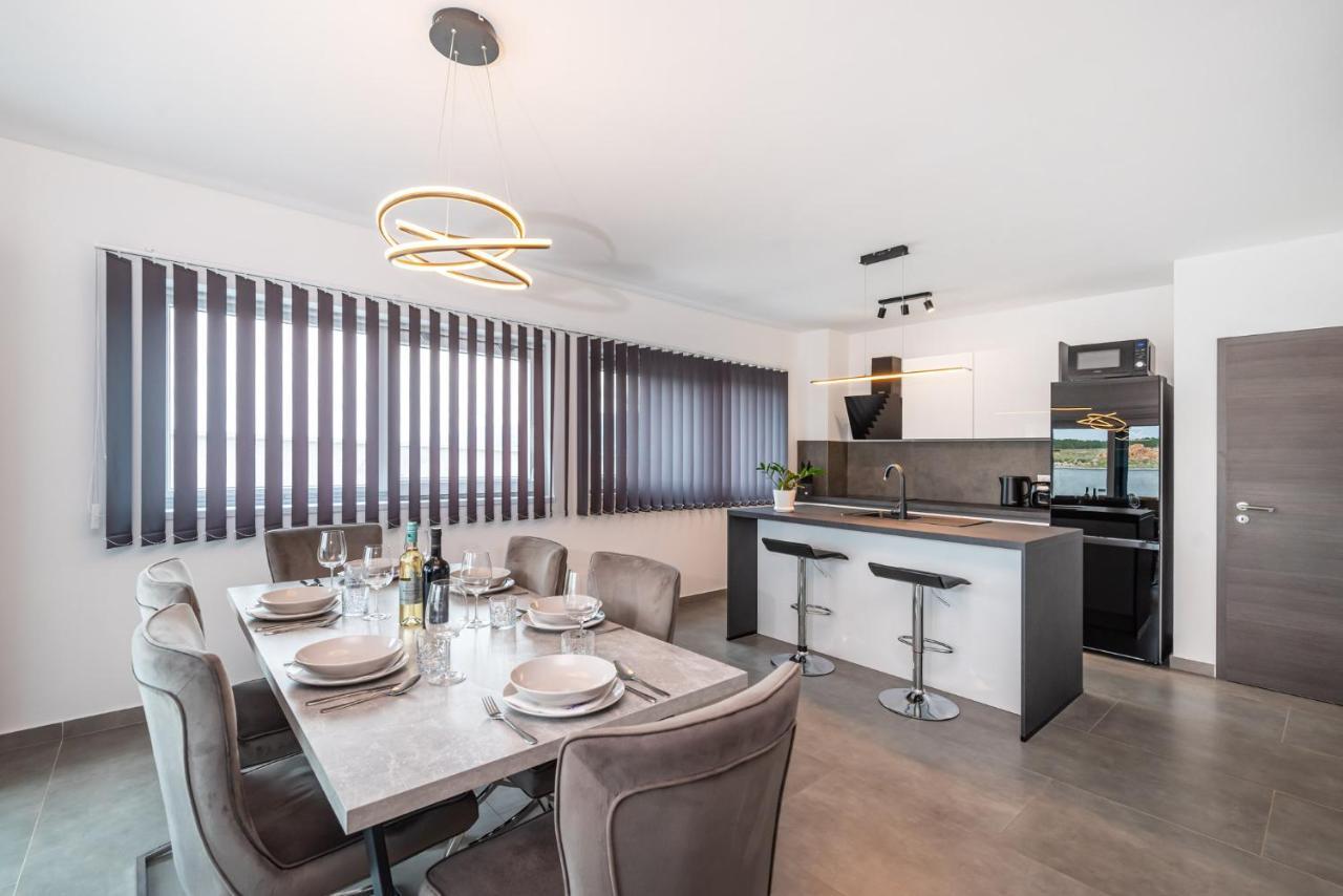 Luxury Villa Noemi Ražanac Eksteriør bilde