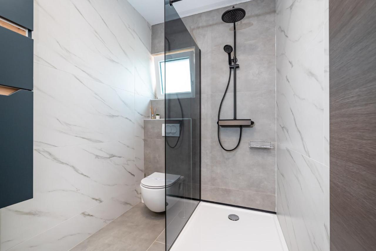 Luxury Villa Noemi Ražanac Eksteriør bilde