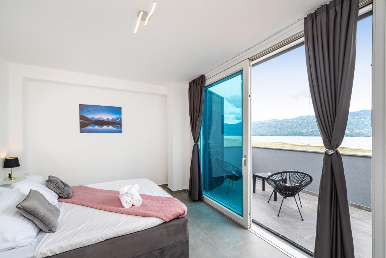 Luxury Villa Noemi Ražanac Eksteriør bilde
