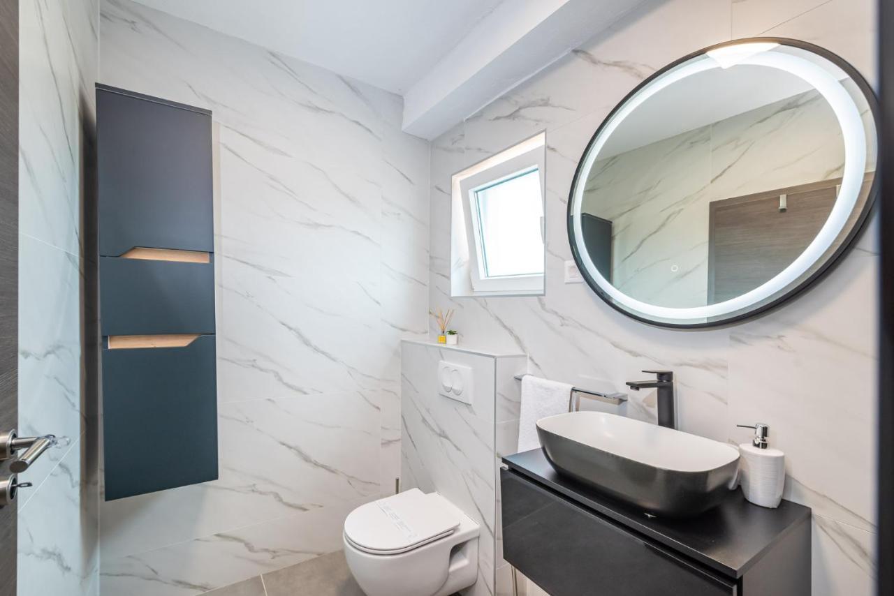 Luxury Villa Noemi Ražanac Eksteriør bilde