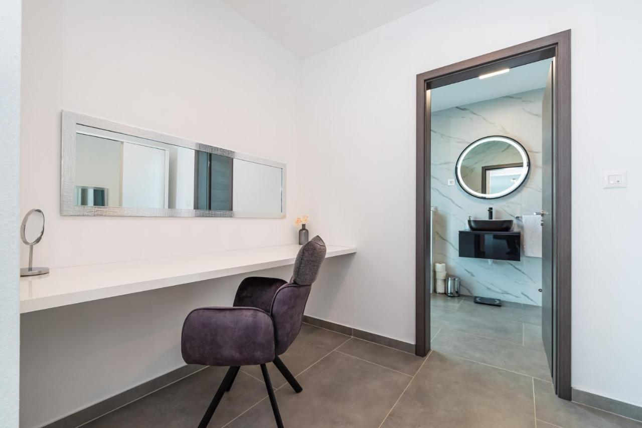 Luxury Villa Noemi Ražanac Eksteriør bilde