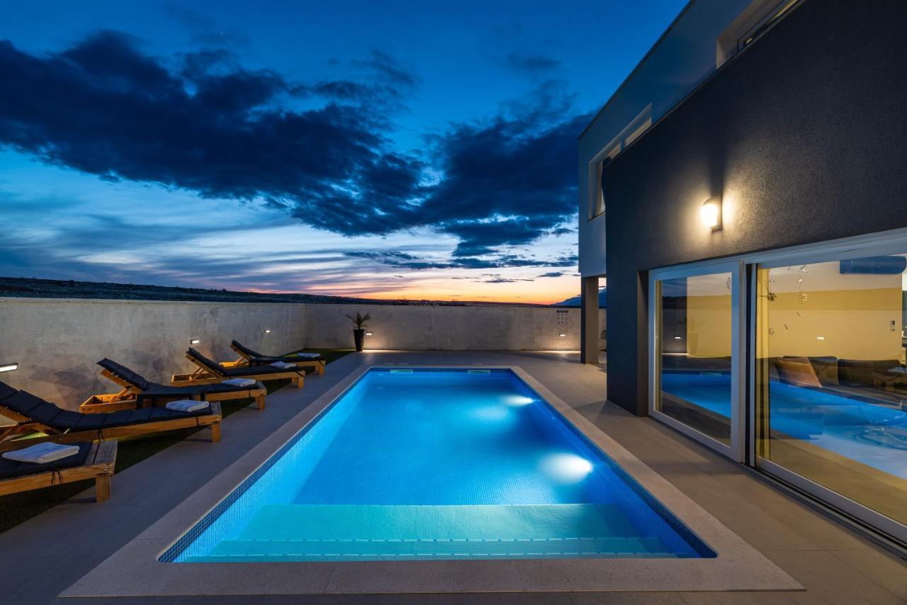 Luxury Villa Noemi Ražanac Eksteriør bilde