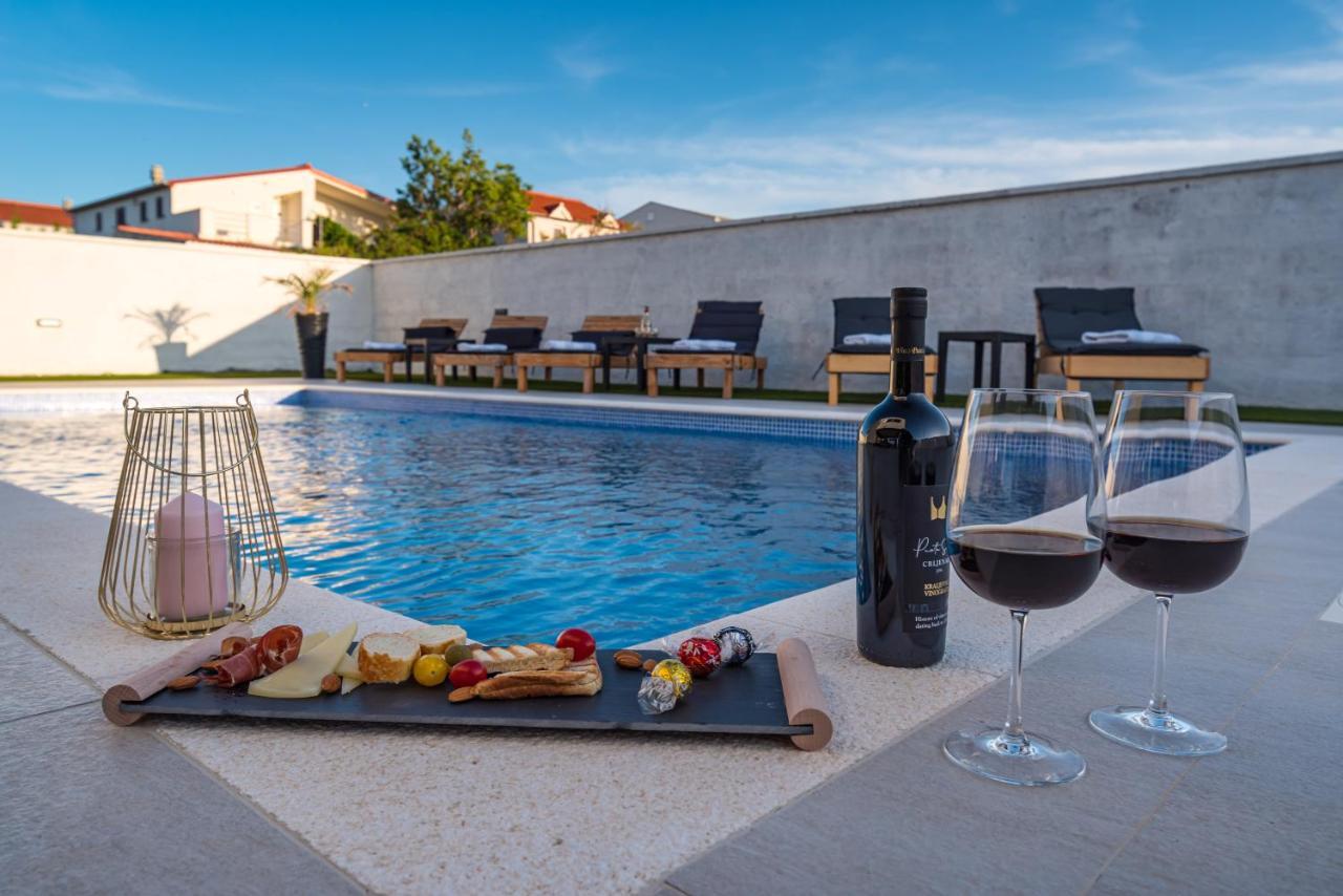 Luxury Villa Noemi Ražanac Eksteriør bilde