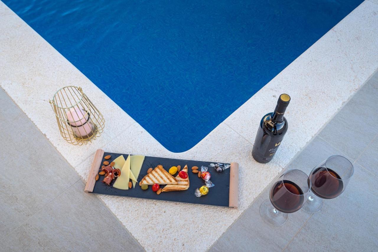 Luxury Villa Noemi Ražanac Eksteriør bilde