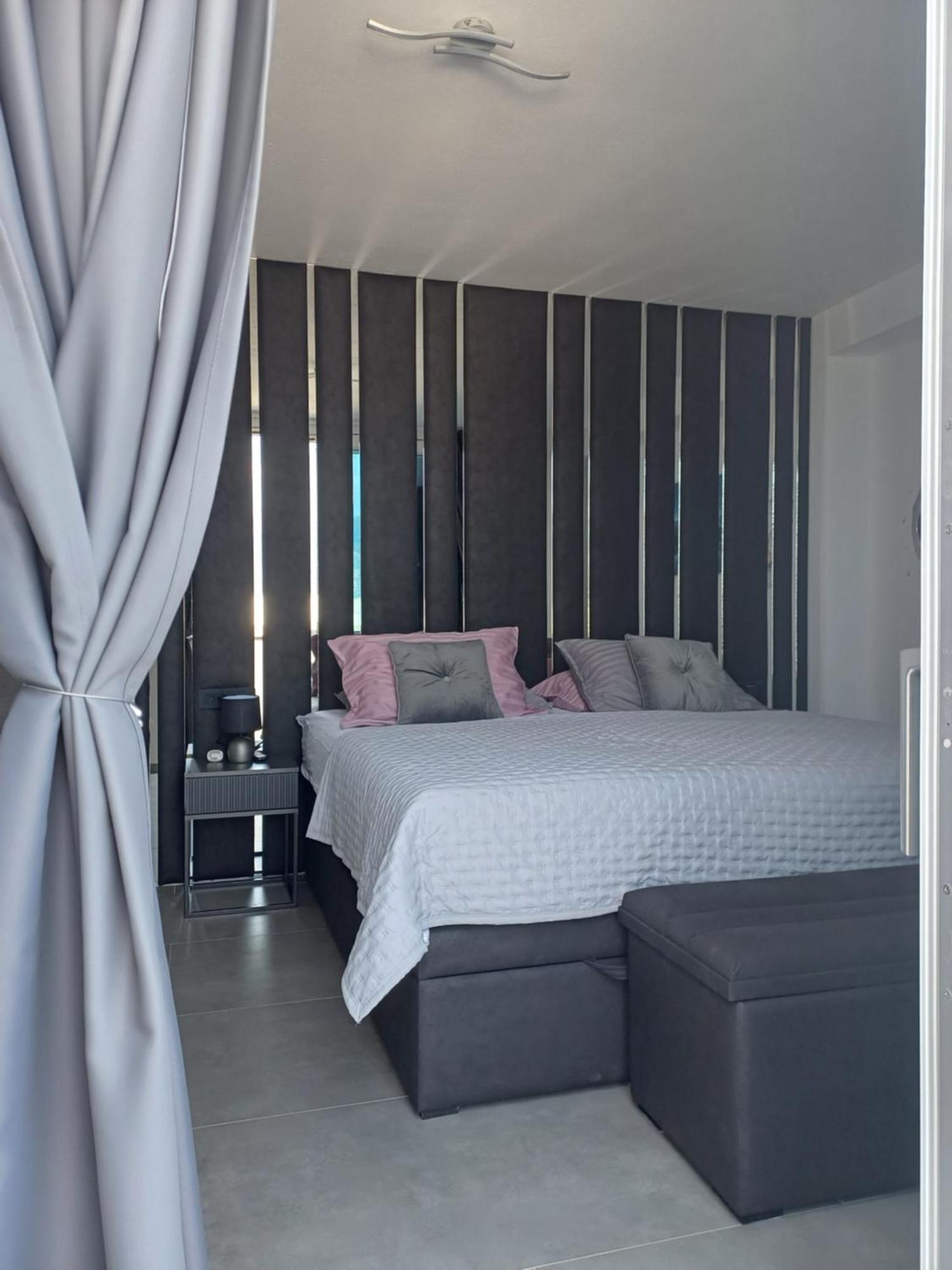 Luxury Villa Noemi Ražanac Eksteriør bilde